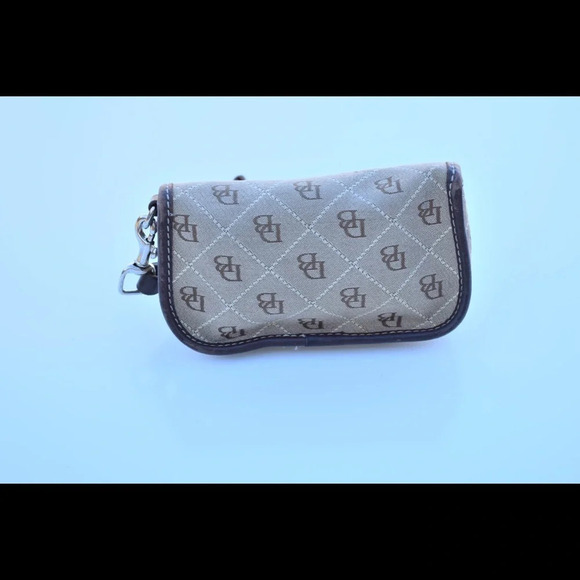 Dooney& Bourke logo wristlet